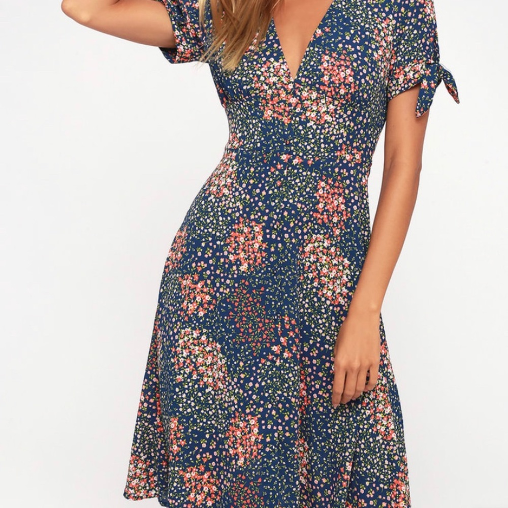 Lulu’s Austyn Navy Blue Floral Print Tie-Sleeve Midi Dress